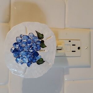 Handcrafted Sand Dollar Nightlight White w. Blue Hydrangea Design. Cottagecore.